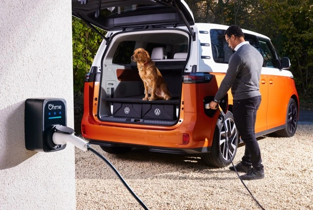 Charging Volkswagen with Ohme ePod ID Buzz dog